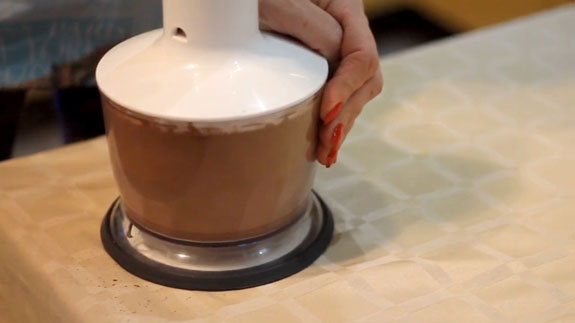 Перебиваем содержимое чаши блендера до однородной массы. Горячий шоколад: пошаговый фото-рецепт