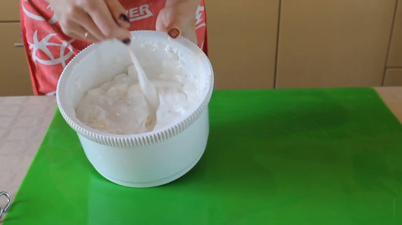 Разогреваем содержимое миски в микроволновке. Сахарная мастика для покрытия торта: пошаговый фото-рецепт