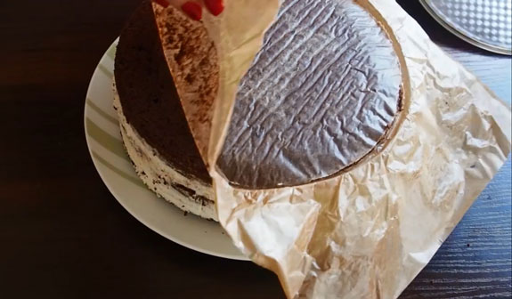 Спустя 2 часа, достаем торт из холодильника,... Торт Вупи пай (whoopie pie): пошаговый фото-рецепт