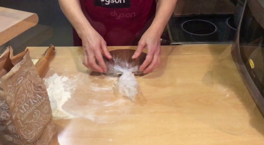 Тульские пряники: Упаковываем тесто в полиэтиленовый пакет, и убираем на 2 часа в холодильник.