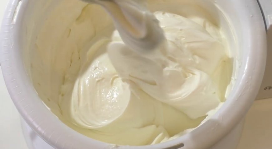 Крем пломбир для торта: В результате у нас получается воздушный, невероятно ароматный, вкусный крем, который по сути может являться самостоятельным десертом.
