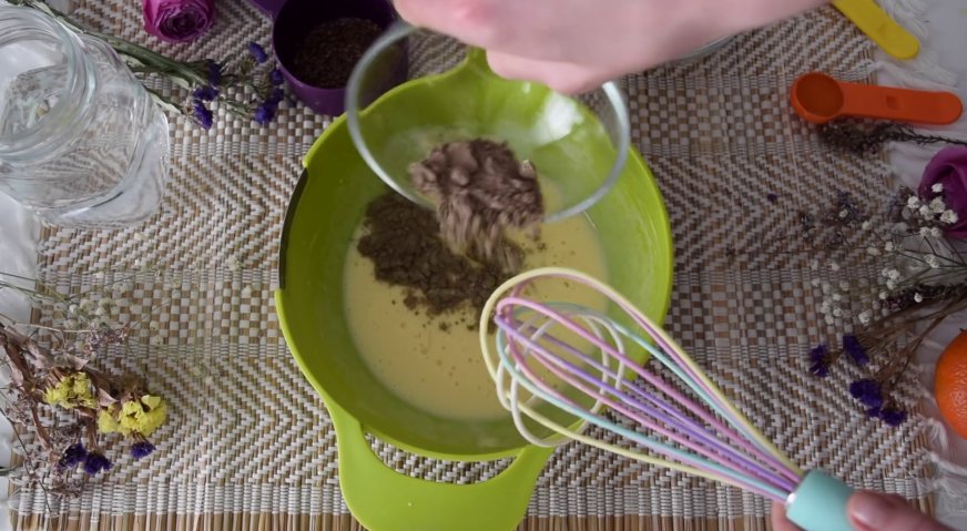 Диетические блины рецепт: Вводим льняную муку, чтобы окрасить блинчики в шоколадный цвет и придать им приятный аромат.