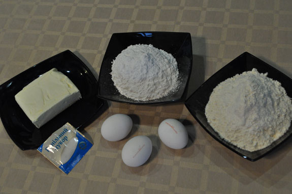 Чтобы приготовить домашнее песочное печенье достаточно 5 основных ингредиентов. Песочное печенье: пошаговый фото-рецепт