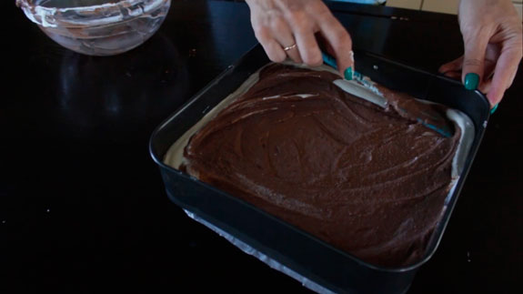Шоколадное тесто выкладываем поверх... Шоколадно-ванильный львовский сырник: пошаговый фото-рецепт