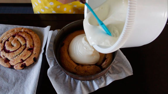Собираем торт в разьемной форме: на дно... Торт Монастырская изба: пошаговый фото-рецепт