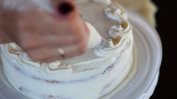 Украшаем торт остатками крема.... Торт Монастырская изба: пошаговый фото-рецепт