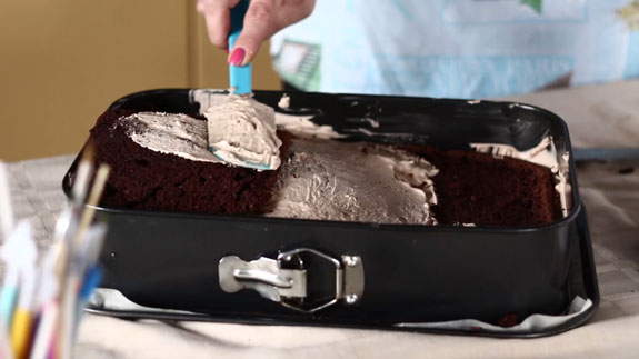 Третью часть разрезаем на две части ¼ и ¾. Как сделать торт машинку своими руками: пошаговый фото-рецепт