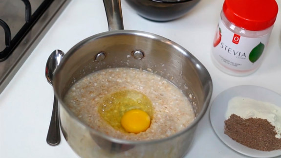 Остудить овсяную кашу и добавить яйцо. Диетический творожно-овсяный пирог: пошаговый фото-рецепт